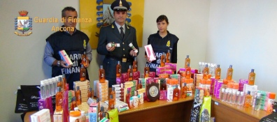 Maxi sequestro della Gdf di prodotti per cosmesi e medicinali contraffatti