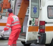L'ambulanza ha trasportato l'uomo in ospedale