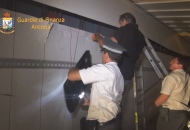 Maxi sequestro di marijuana al porto dorico. Camionista albanese finisce nei guai