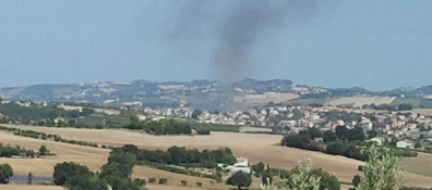 Tre incendi vicino ai binari della linea. Adriatica, c'è la mano di un piromane?