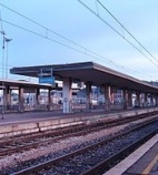 Investito da un treno. Disagi sull'Adriatica