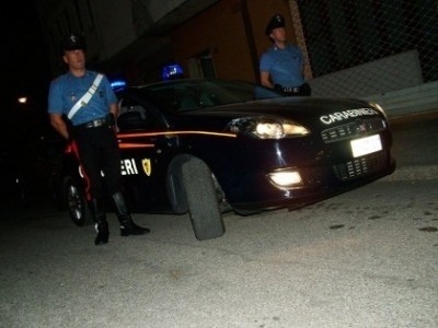 Alla guida senza patente minaccia di morte i carabinieri, scatta la denuncia