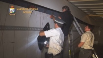 L'operazione di recupero dello stupefacente è stata lunga e articolata